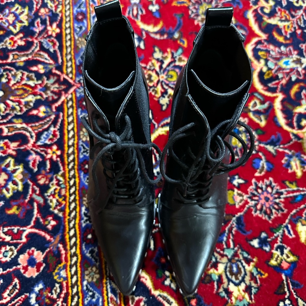 Heeled boots